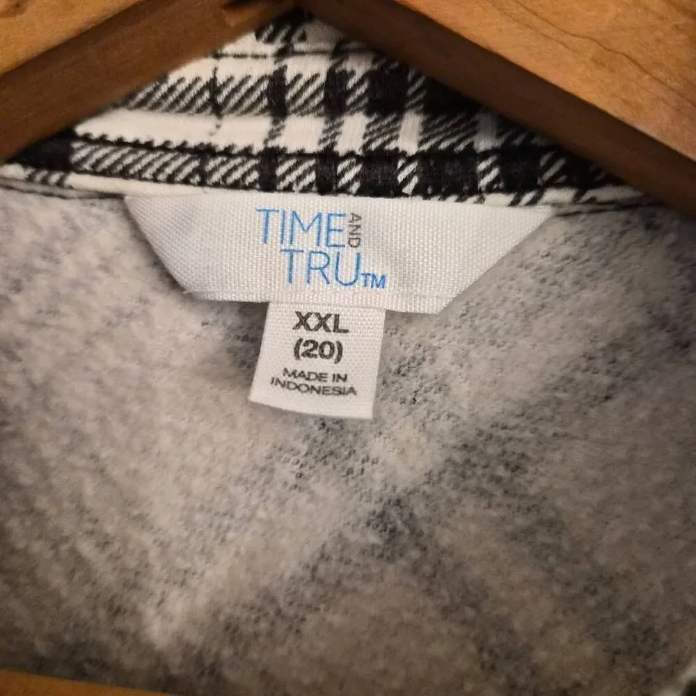Time Tru White & Black Super-Soft Flannel: Comfy Effortless Winter Essential